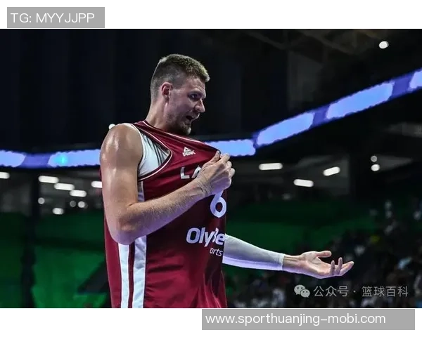 克里斯蒂半场表现低迷六投全失仅凭罚球拿到四分三分球全失手